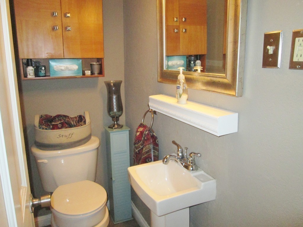 117 Reed Street Agawam, MA 01001 - Photo 16 of 29 Gallery Image 16