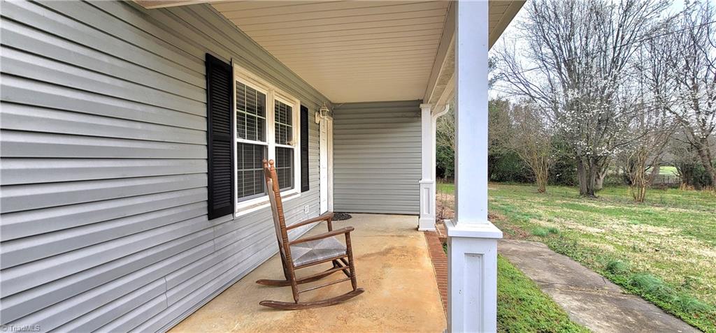 447 Providence Church Road Randleman, NC 27317 - Photo 8 of 50 Gallery Image 8