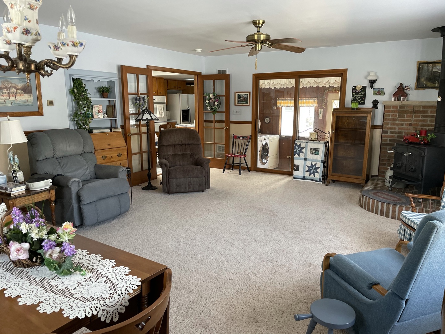 216 Pauline Drive Elgin, IL 60123 - Photo 12 of 20 a bed room with furniture and a flat screen tv