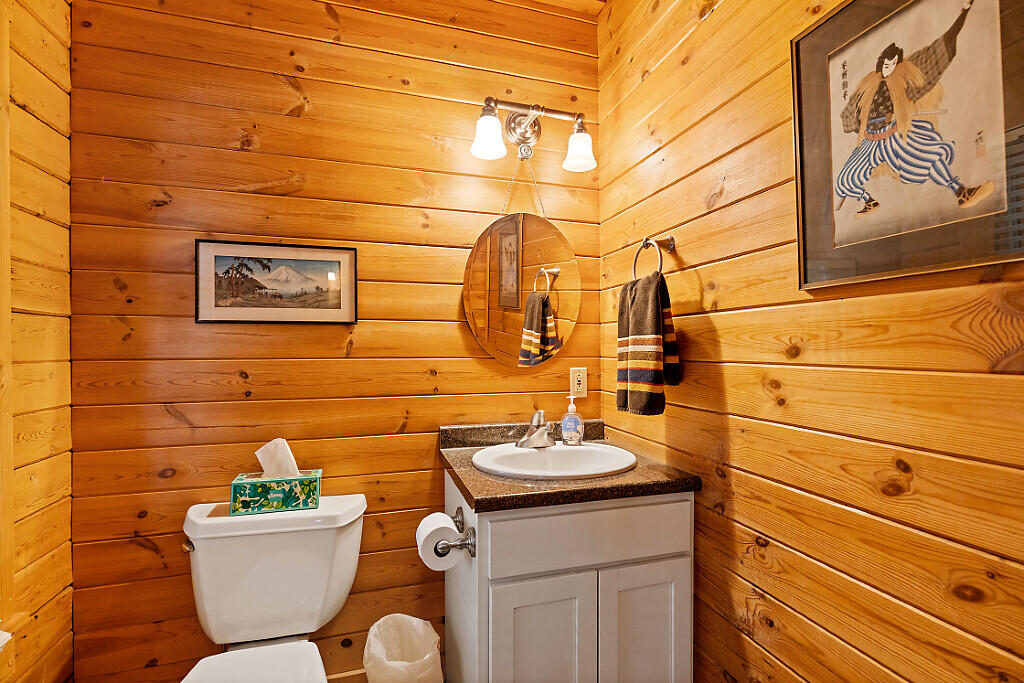 64 Parsons Road Norway, ME 04268 - Photo 10 of 64 15_BP5A8867_DxO_mls