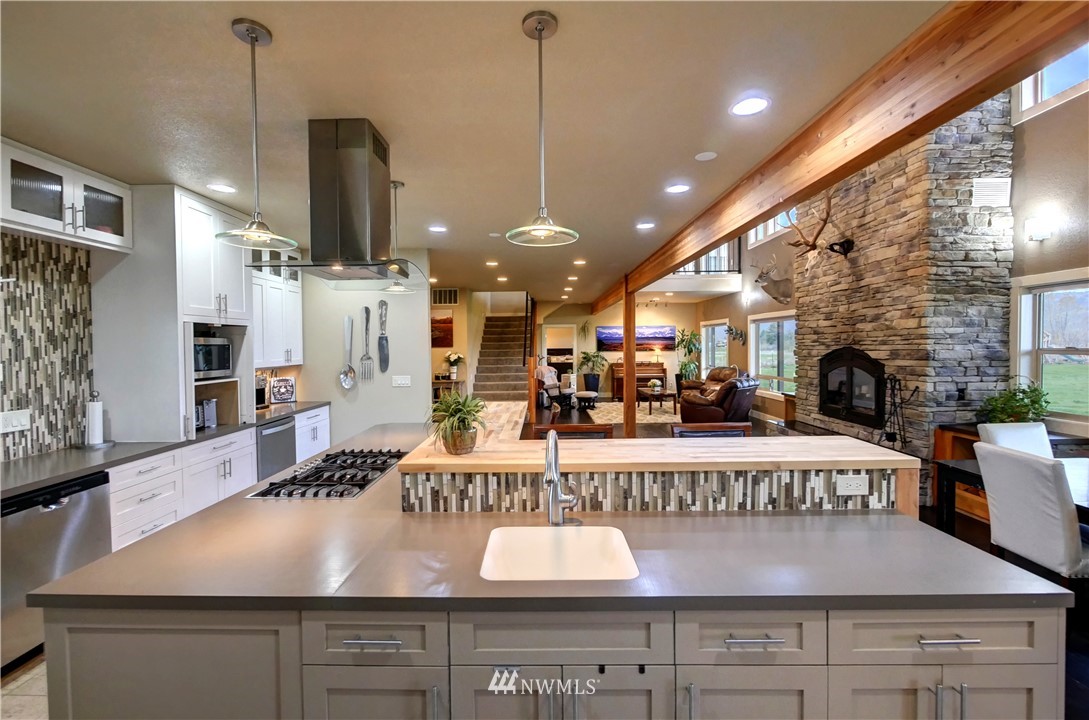 81 Jaquish Road Omak, WA 98841 - Photo 15 of 40 a view of a living room and kitchen