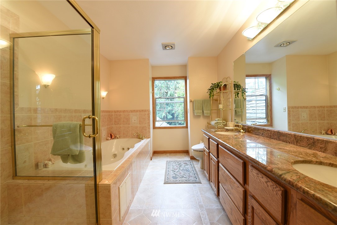 8513 218th Street Southwest Edmonds, WA 98026 - Photo 12 of 19 Gallery Image 12