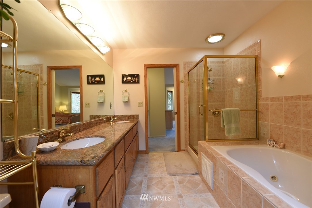 8513 218th Street Southwest Edmonds, WA 98026 - Photo 13 of 19 Gallery Image 13