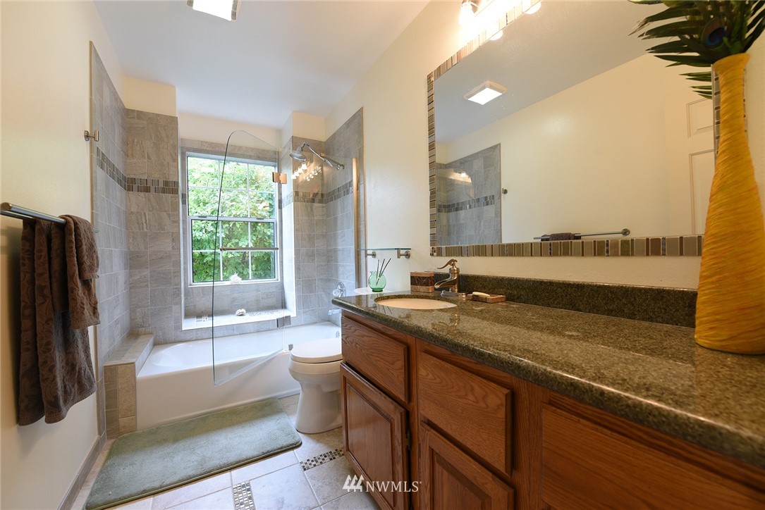 8513 218th Street Southwest Edmonds, WA 98026 - Photo 17 of 19 Gallery Image 17