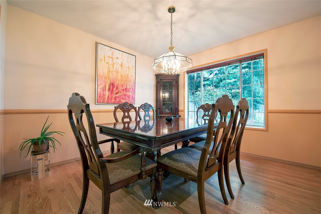 8513 218th Street Southwest Edmonds, WA 98026 - Photo 4 of 19 Gallery Image 4