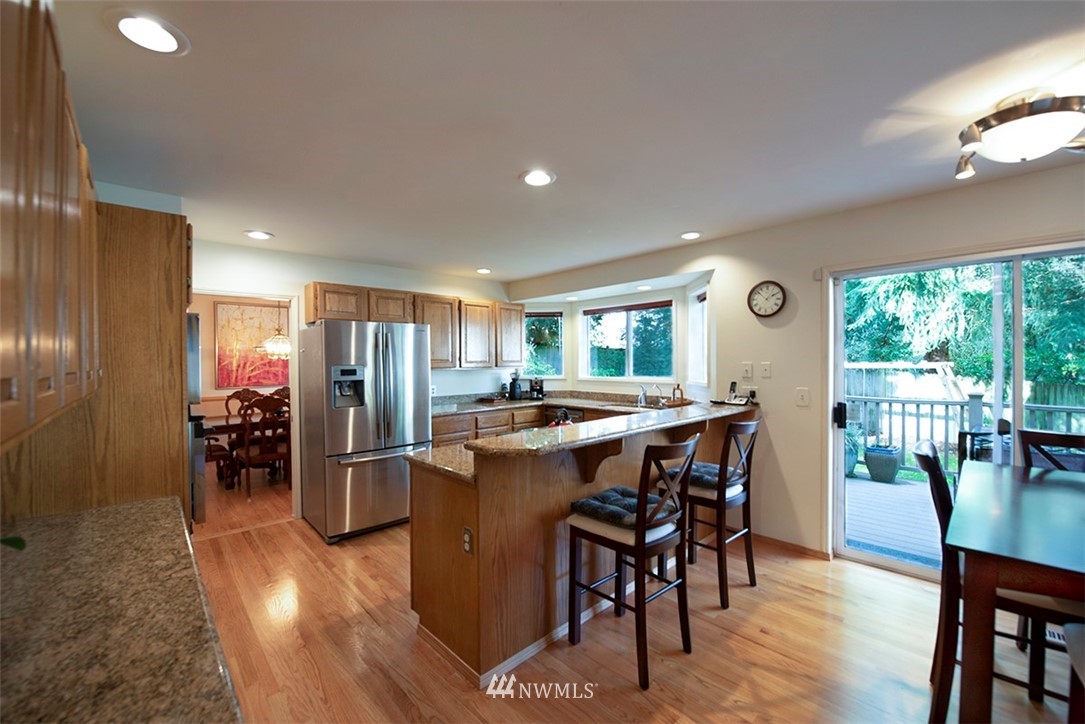 8513 218th Street Southwest Edmonds, WA 98026 - Photo 5 of 19 Gallery Image 5