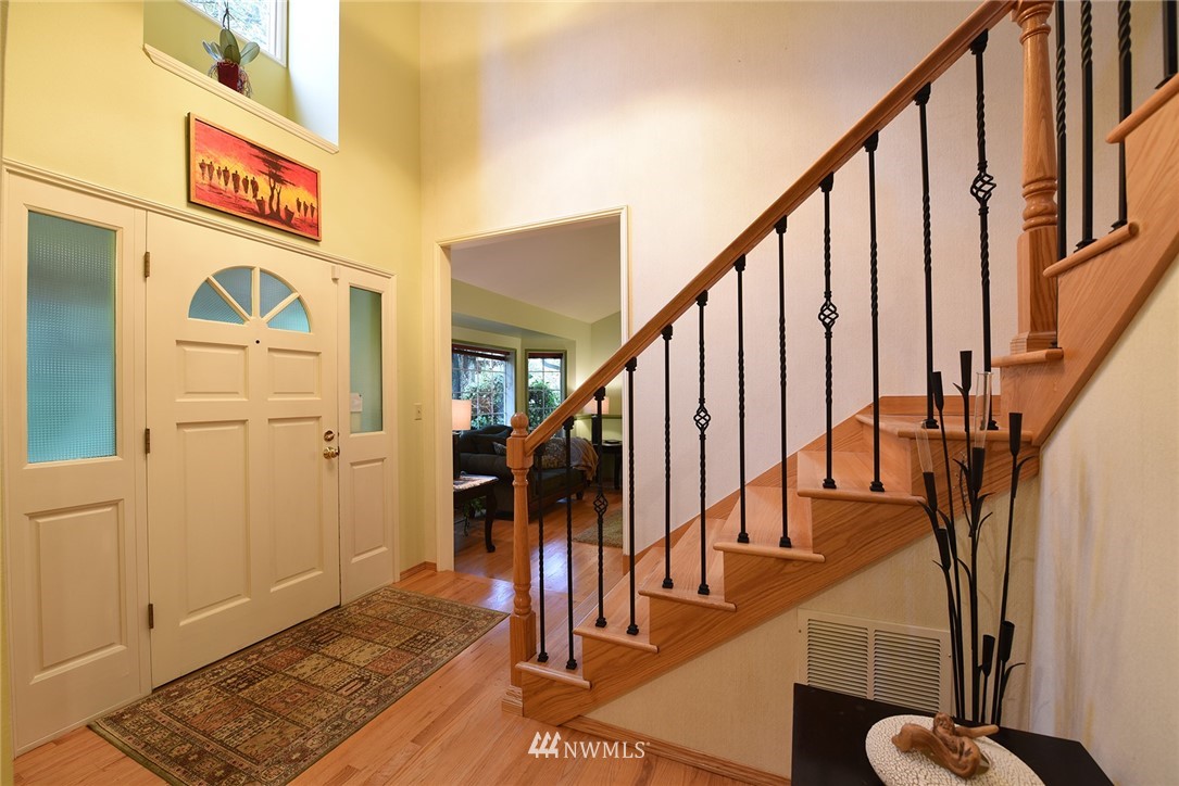 8513 218th Street Southwest Edmonds, WA 98026 - Photo 9 of 19 Gallery Image 9