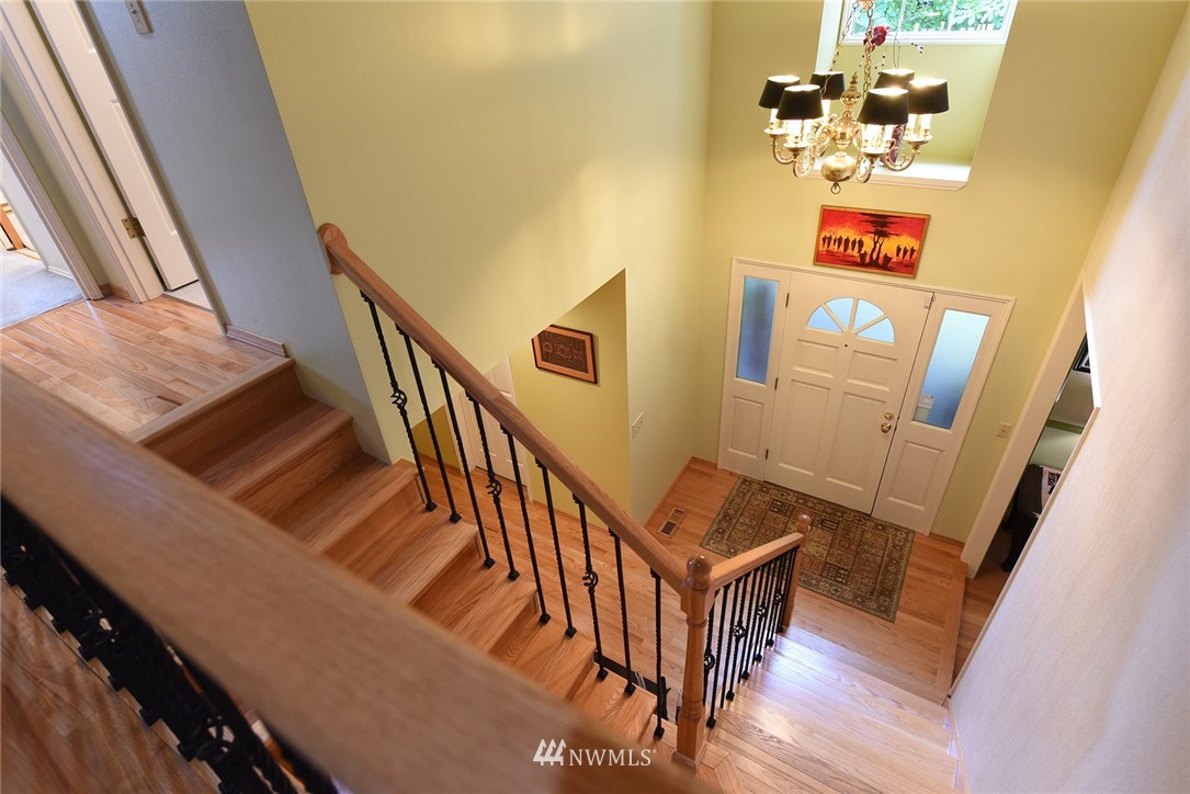 8513 218th Street Southwest Edmonds, WA 98026 - Photo 10 of 19 Gallery Image 10