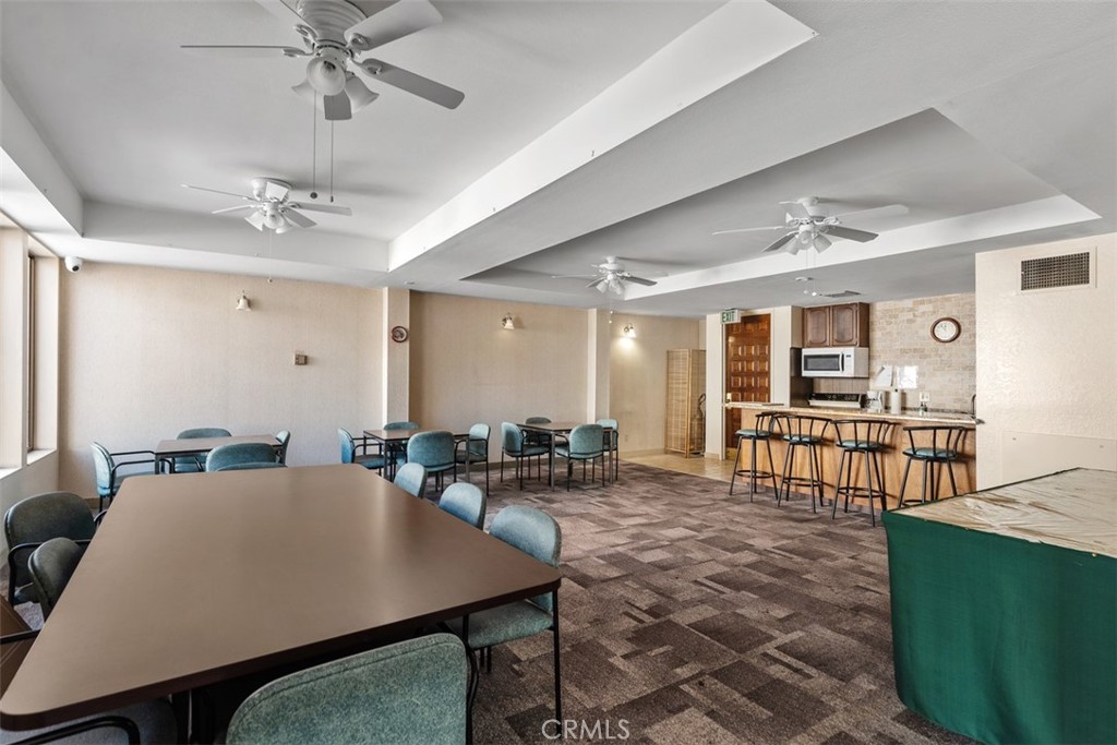12300 Montecito Road, Unit 39 Seal Beach, CA 90740 - Photo 38 of 41 Clubhouse & Kitchen