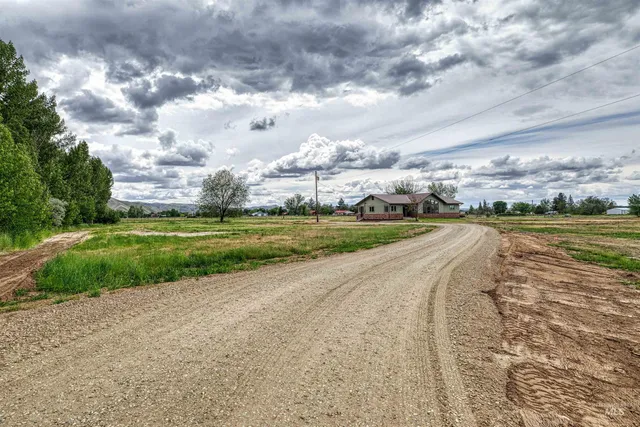 $779,000 | 3131 Fuller Road, Emmett, ID 83617