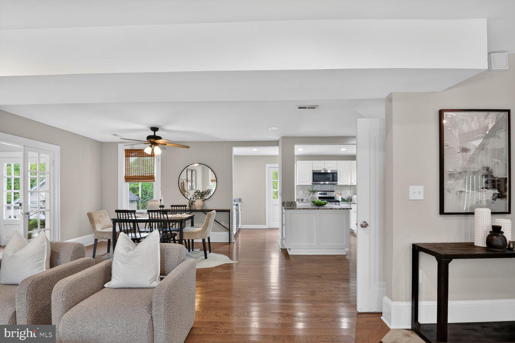 112 South Rolling Road Baltimore, MD 21228 - Photo 3 of 31