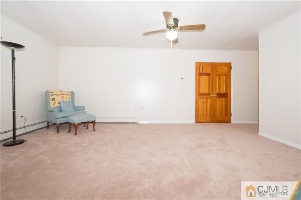 12 Pendleton Place Edison, NJ 08820 - Photo 3 of 32 Gallery Image 3