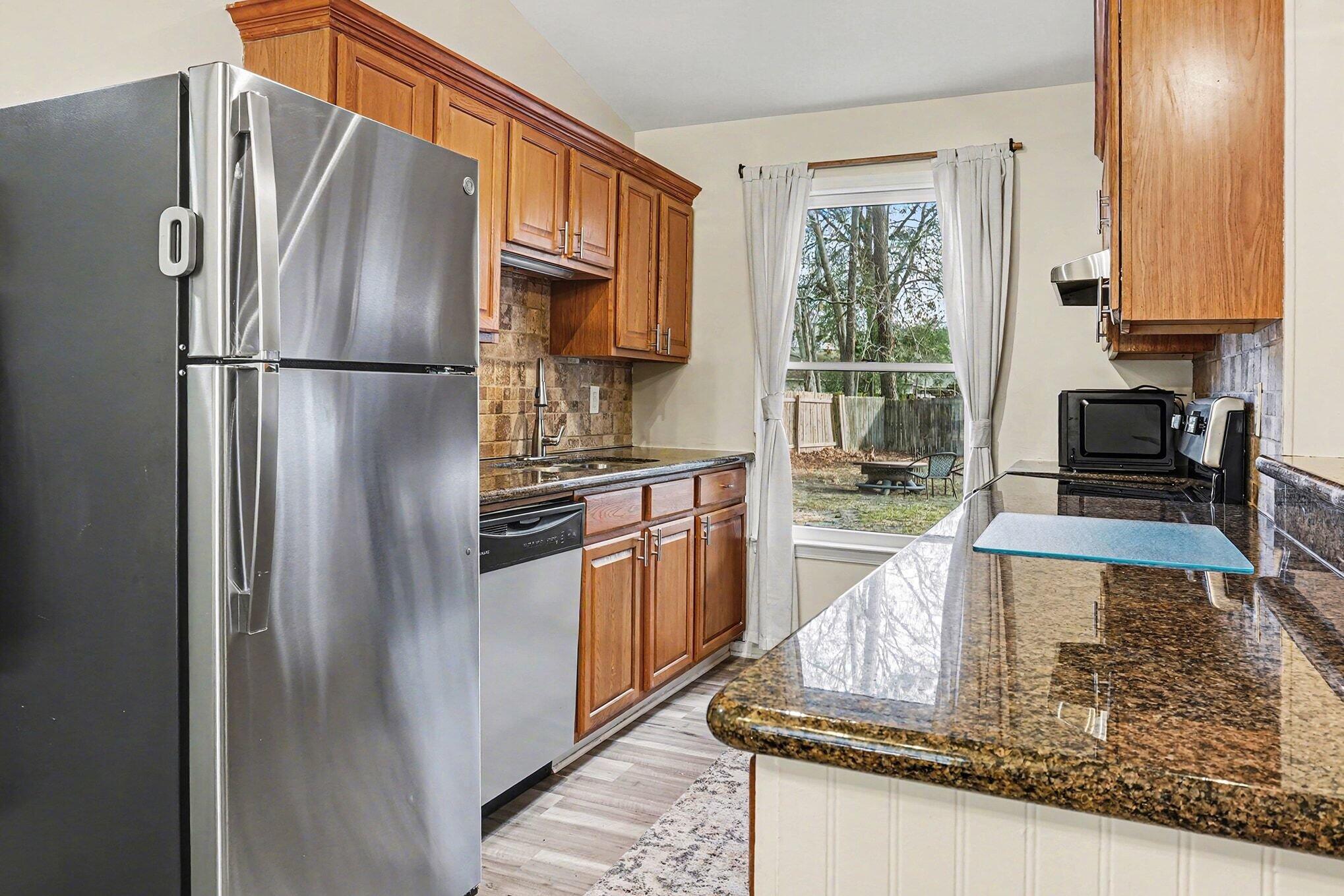 451 Longleaf Drive Summerville, SC 29483 - Photo 12 of 32 Kitchen