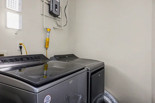 $300,000 | 451 Longleaf Drive, Summerville, SC 29483