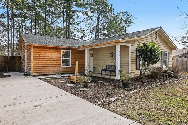 $300,000 | 451 Longleaf Drive, Summerville, SC 29483