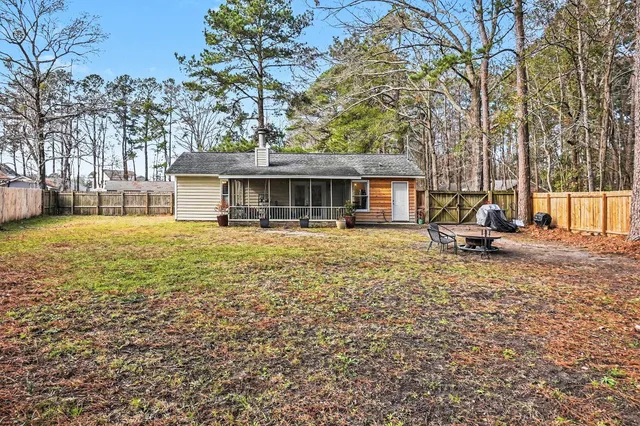$300,000 | 451 Longleaf Drive, Summerville, SC 29483