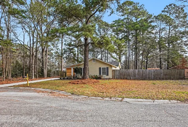 $300,000 | 451 Longleaf Drive, Summerville, SC 29483