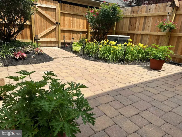 $340,000 | 172 Albemarle Drive, Blue Bell, PA 19422