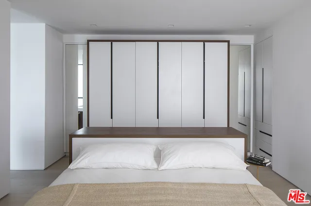 $17,500 | 2635 Hargrave Drive, Los Angeles, CA 90068