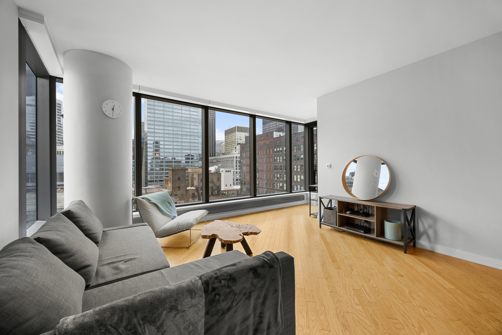 60 East Monroe Street, Unit 1905 Chicago, IL 60603 - Photo 4 of 23