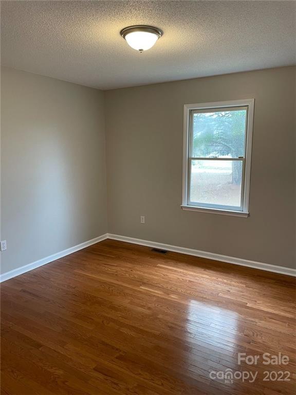 2031 Laney Pond Road Matthews, NC 28104 - Photo 10 of 16 Gallery Image 10