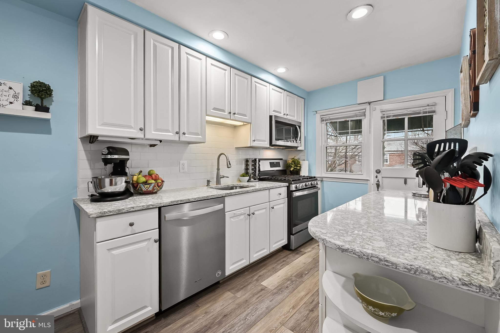 417 Greenlow Road Catonsville, MD 21228 - Photo 3 of 37 Kitchen