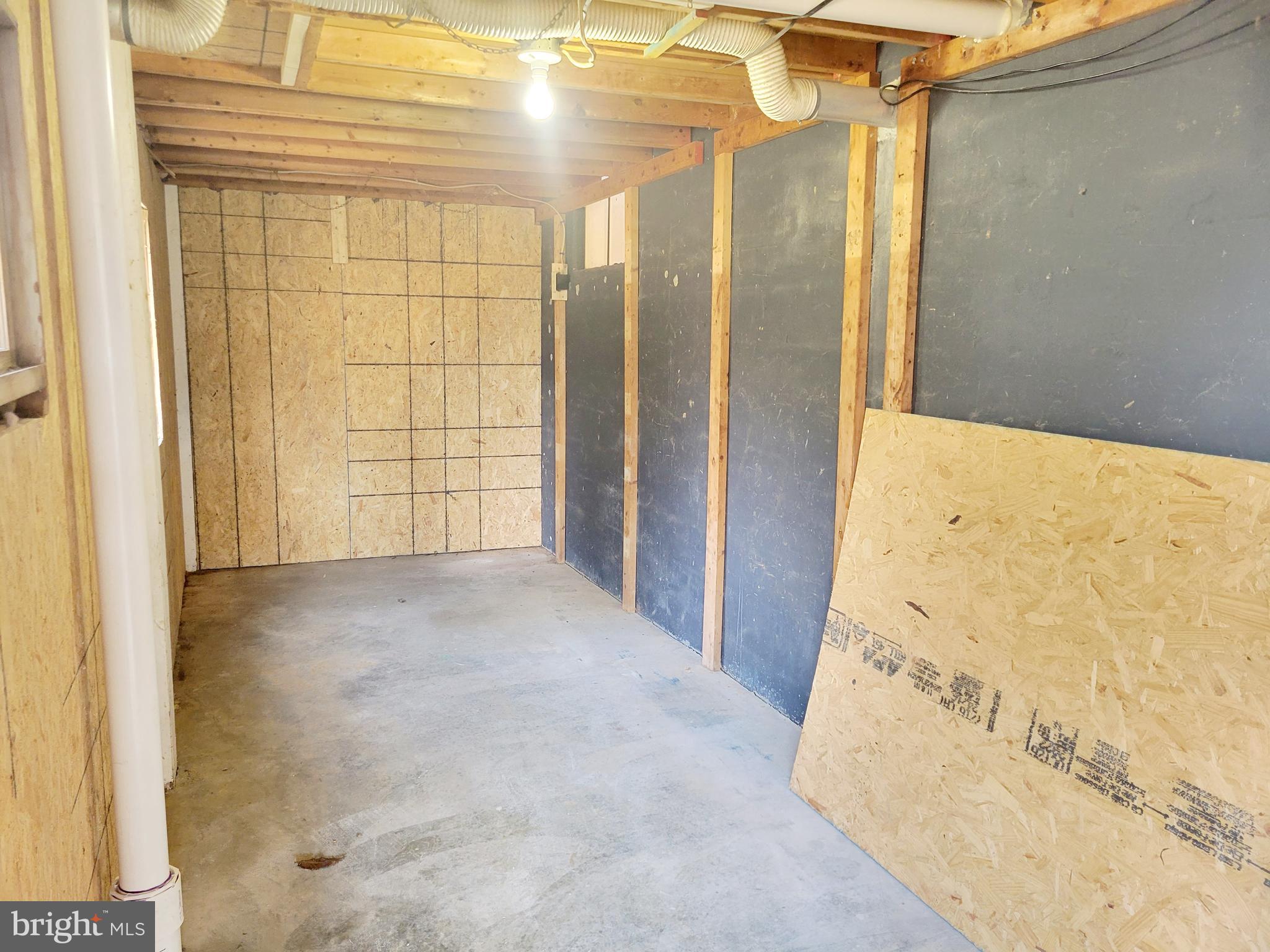 11838 Kieffer Funk Road Hagerstown, MD 21742 - Photo 27 of 34 Outdoor Storage Room