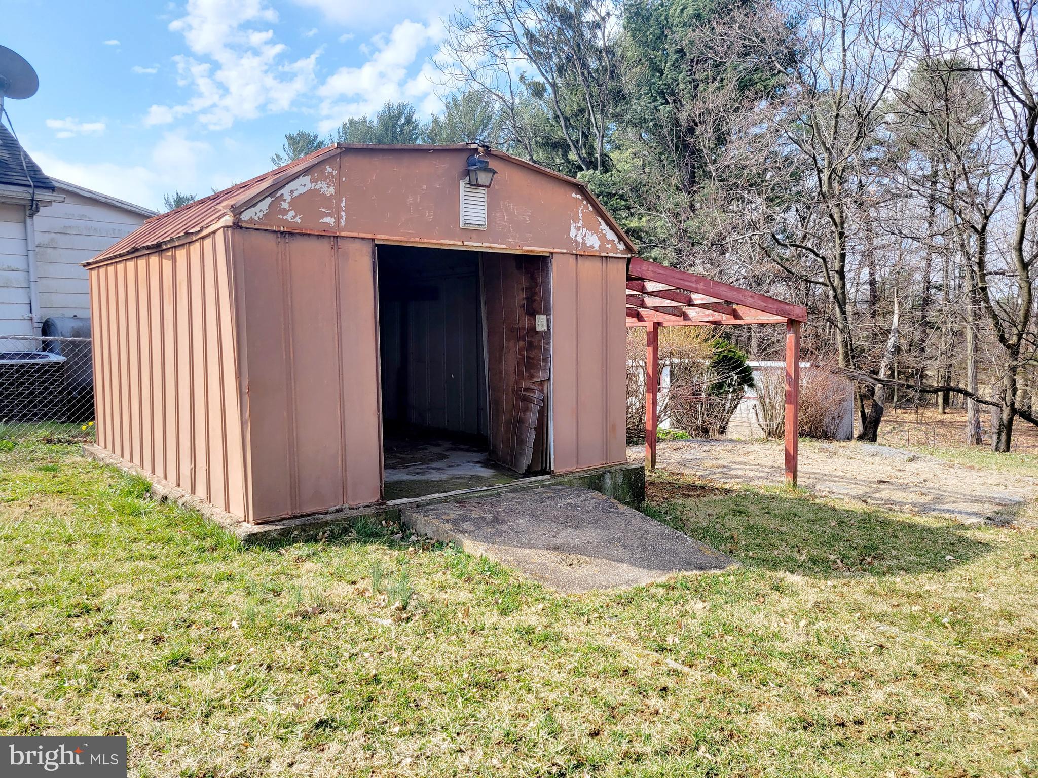 11838 Kieffer Funk Road Hagerstown, MD 21742 - Photo 34 of 34 Back Yard Shed