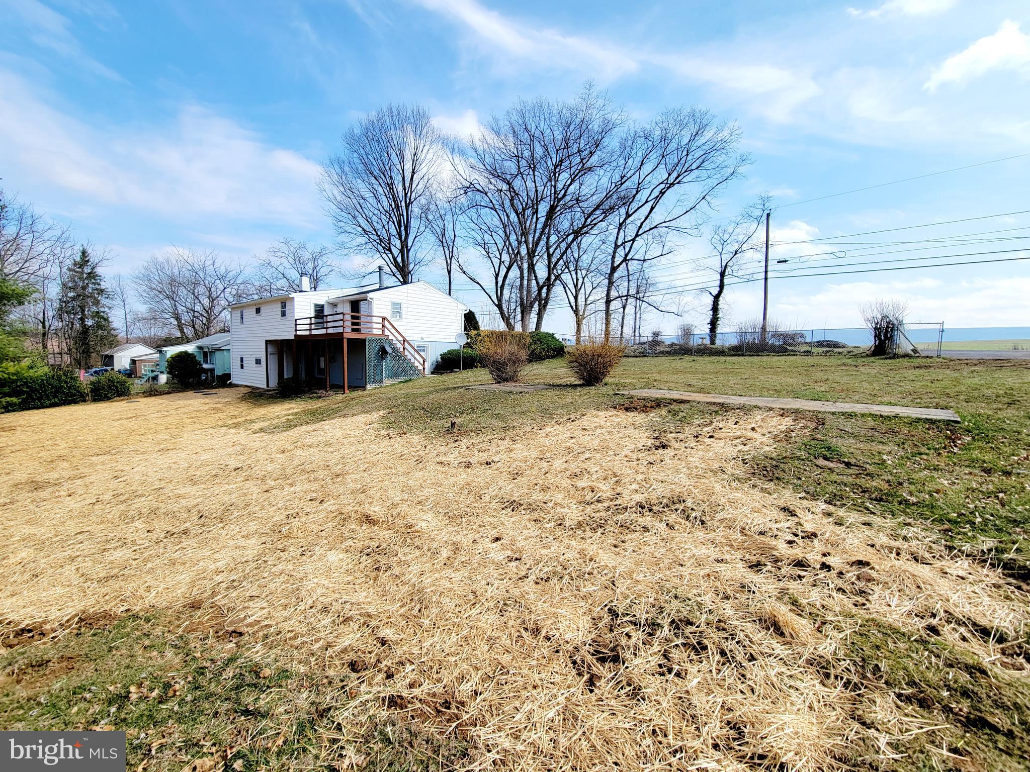 11838 Kieffer Funk Road Hagerstown, MD 21742 - Photo 5 of 34 Back yard
