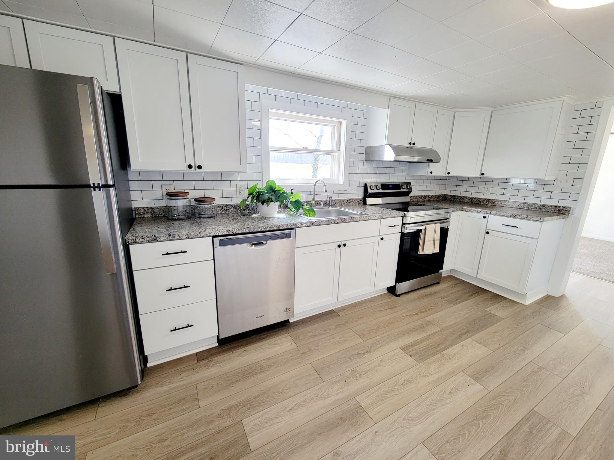 11838 Kieffer Funk Road Hagerstown, MD 21742 - Photo 8 of 34 Kitchen