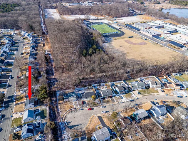 a view of entryway with retail shops