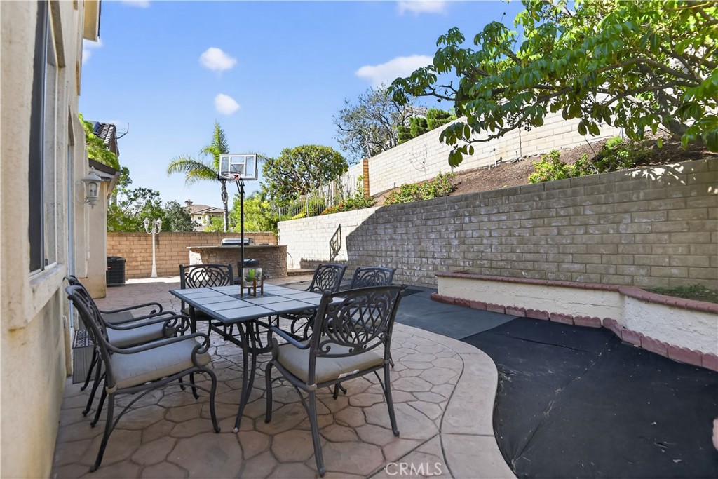 2621 Fallen Leaf Court Simi Valley, CA 93063 - Photo 7 of 58 a view of an outdoor sitting area with furniture