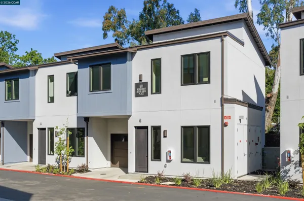 $898,000 | 80 Woodbury Highlands Place, Unit 16, Lafayette, CA 94549