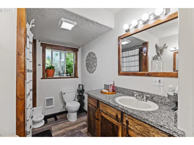 $499,000 | 55593 Glen Aiken Creek Road, Coquille, OR 97423