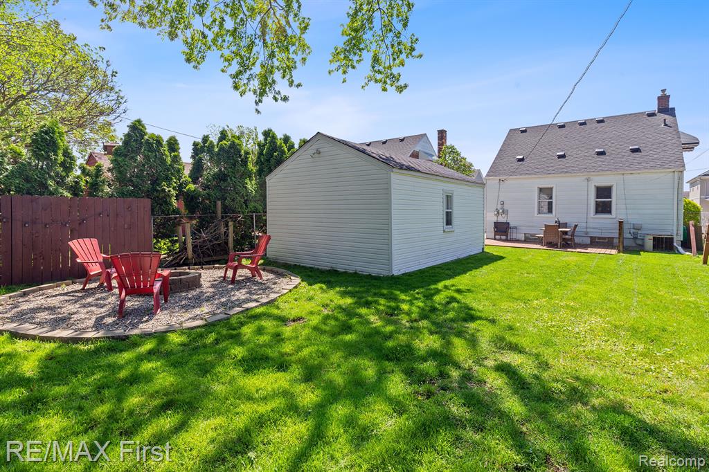 1070 Oxford Road Berkley, MI 48072 - Photo 29 of 30