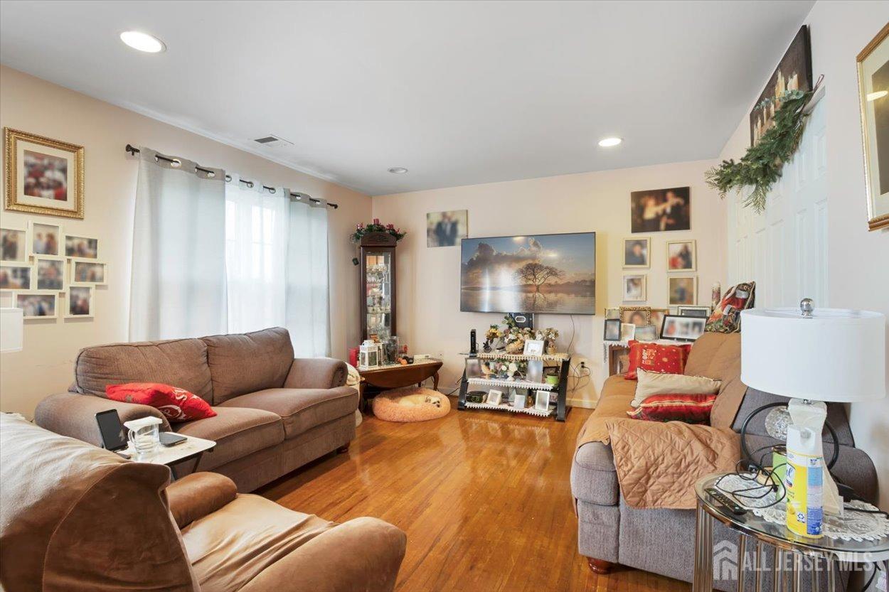 314 Goodwin Street Perth Amboy, NJ 08861 - Photo 2 of 26