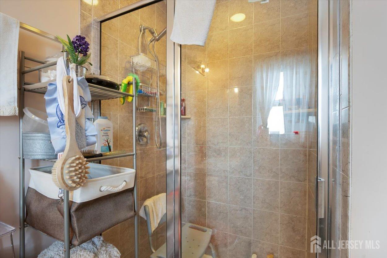 314 Goodwin Street Perth Amboy, NJ 08861 - Photo 7 of 26