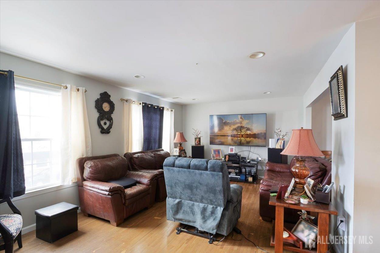 314 Goodwin Street Perth Amboy, NJ 08861 - Photo 8 of 26