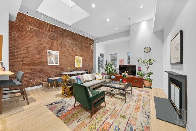 $9,600 | 426 West Broadway, Unit 6F | SoHo