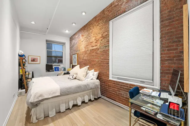 $9,600 | 426 West Broadway, Unit 6F | SoHo