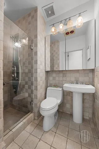 $9,600 | 426 West Broadway, Unit 6F | SoHo