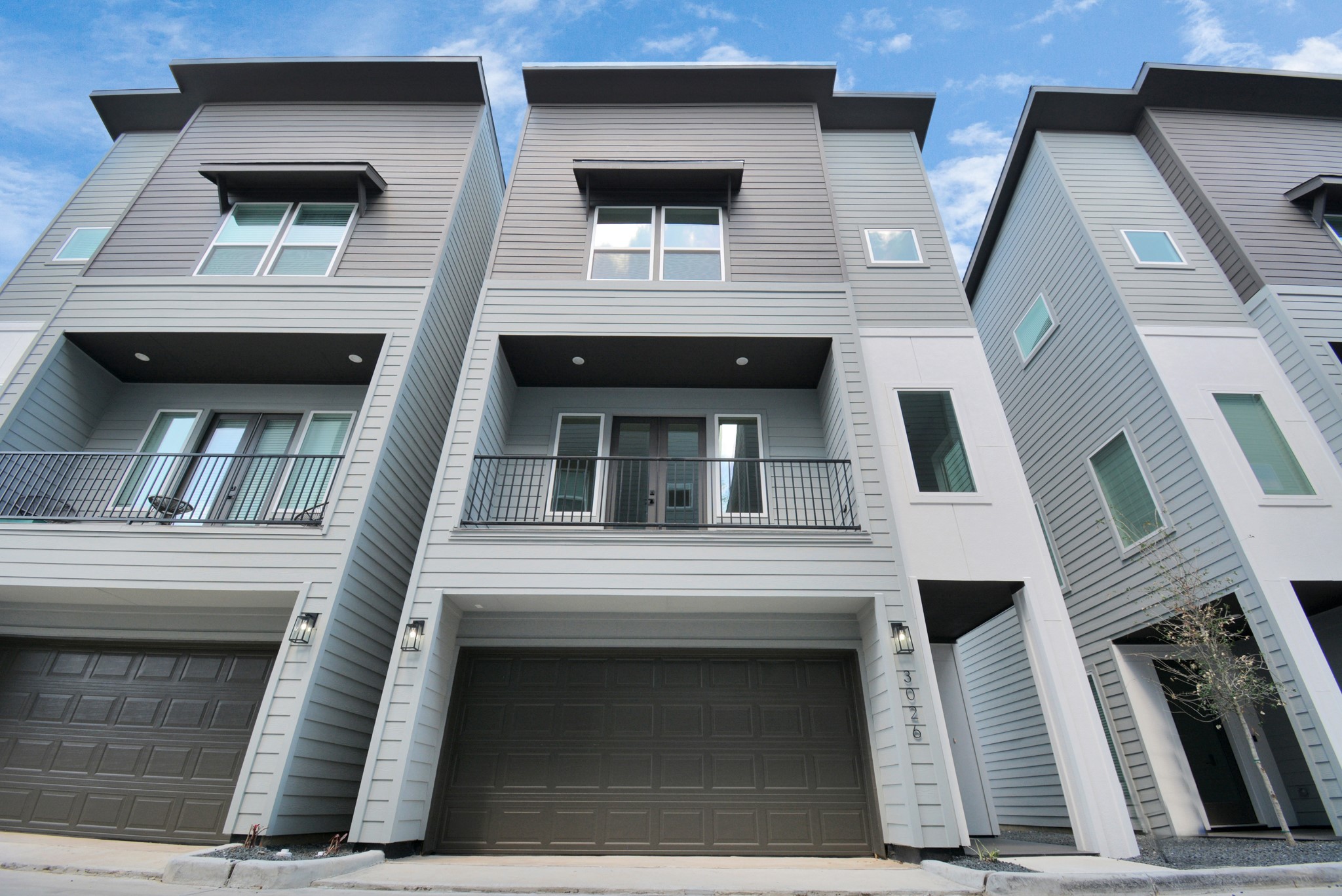 3036 Live Oak Street Houston, TX 77004 - Photo 2 of 35 Photos are of a neighboring home with the same floor plan and similar finishes.