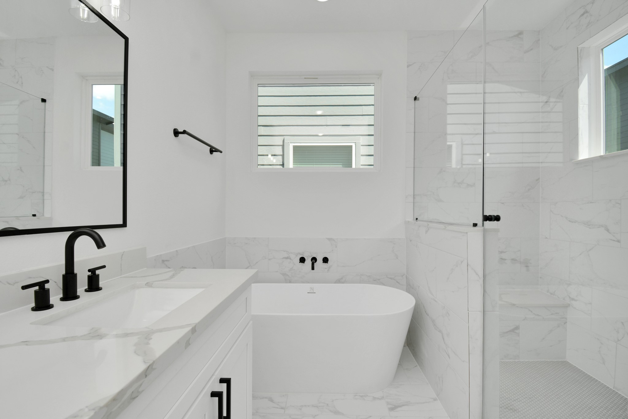 3036 Live Oak Street Houston, TX 77004 - Photo 25 of 35 Photos are of a neighboring home with the same floor plan and similar finishes.