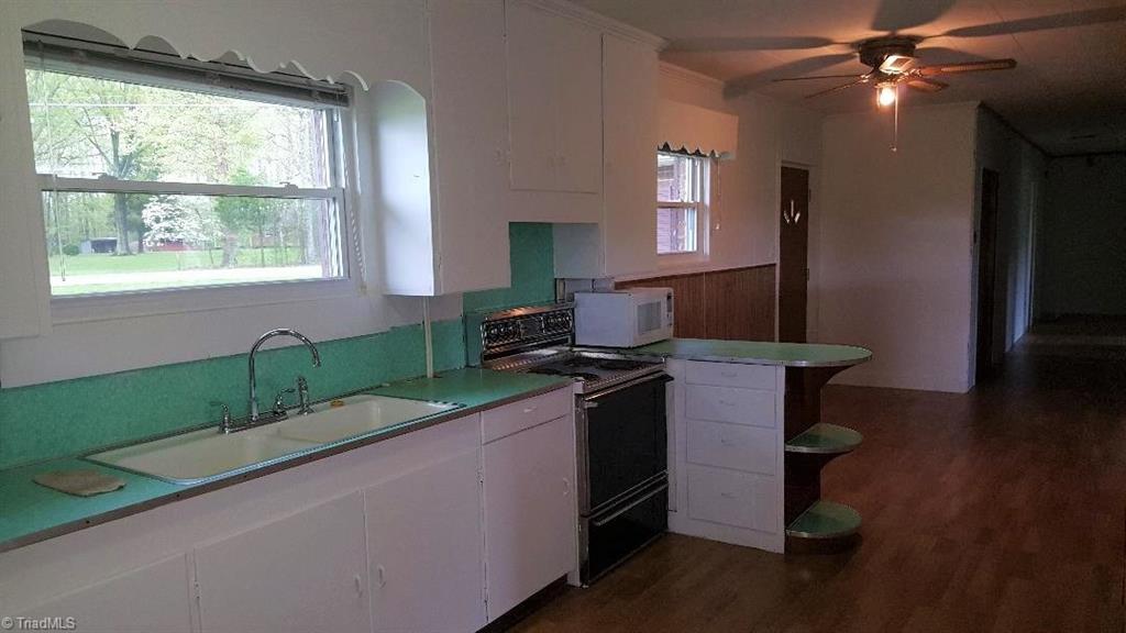 4400 Hampton Road Clemmons, NC 27012 - Photo 3 of 15 Gallery Image 3
