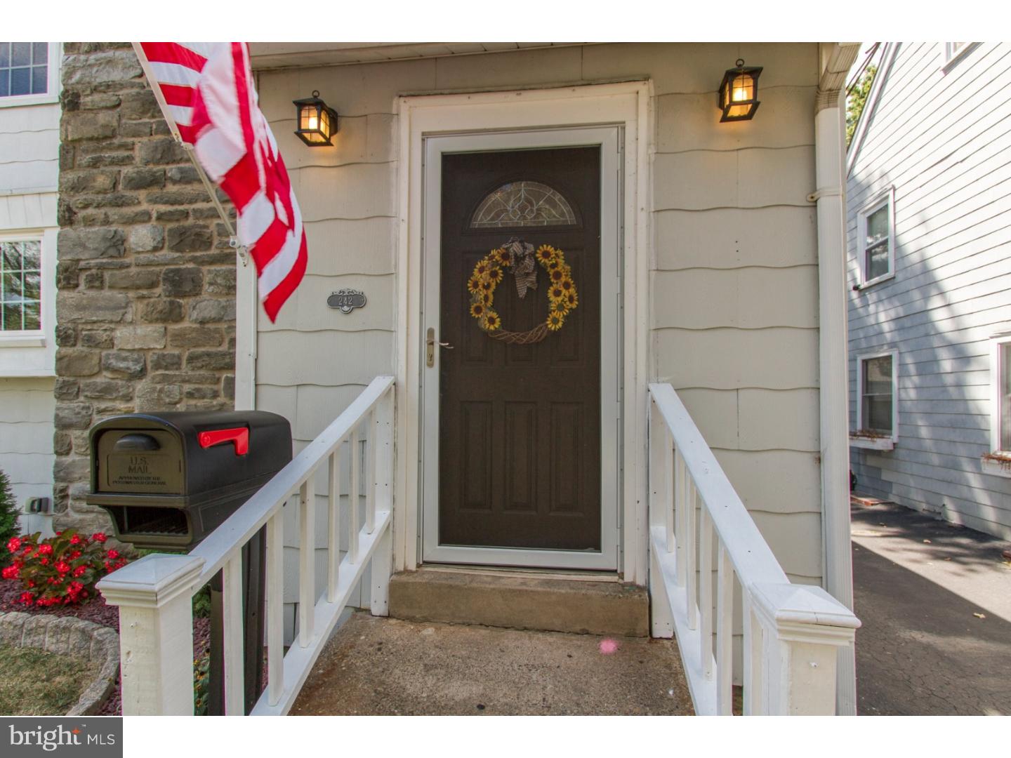 242 Lynbrooke Road Springfield, PA 19064 - Photo 1 of 23 Exterior Front