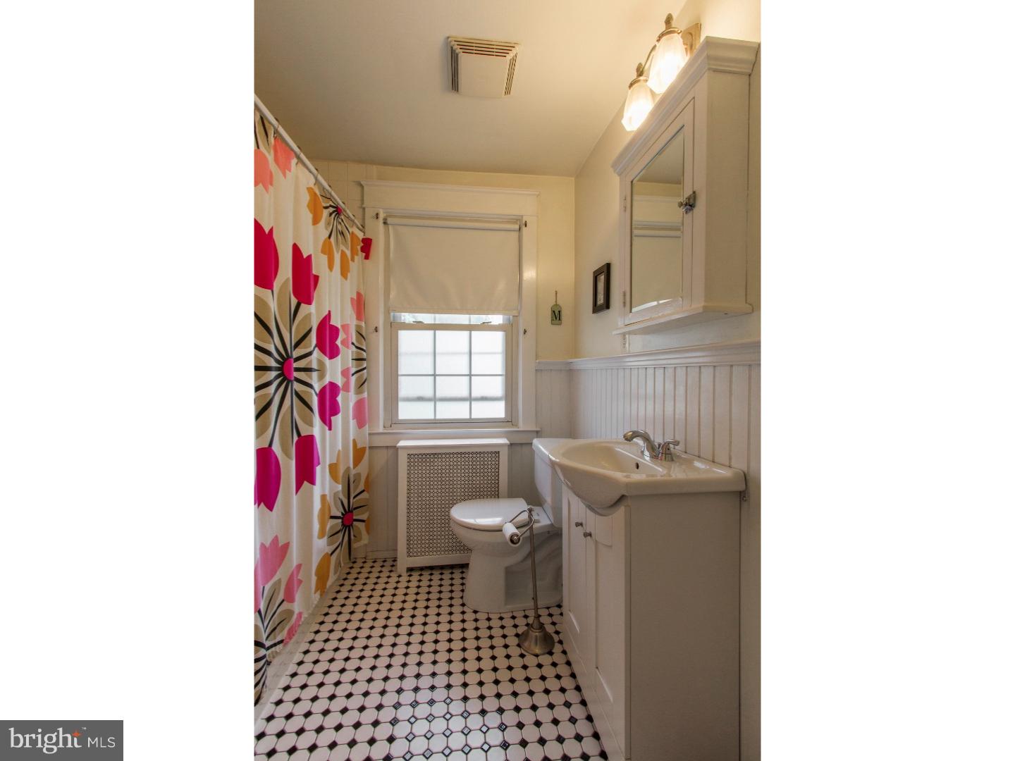 242 Lynbrooke Road Springfield, PA 19064 - Photo 17 of 23 Bathroom