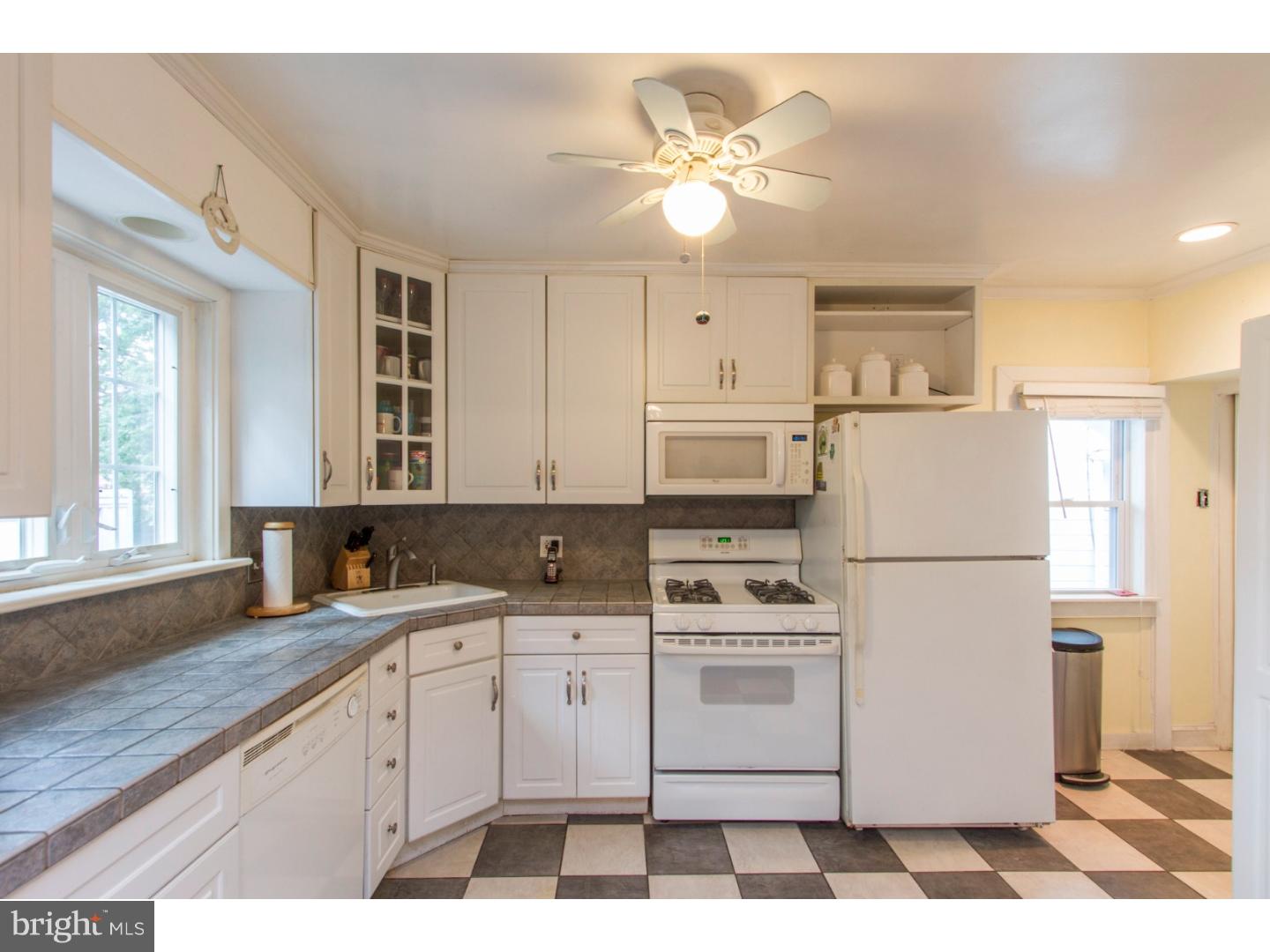242 Lynbrooke Road Springfield, PA 19064 - Photo 6 of 23 Kitchen