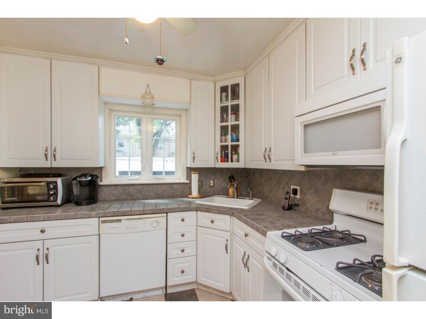 242 Lynbrooke Road Springfield, PA 19064 - Photo 7 of 23 Kitchen