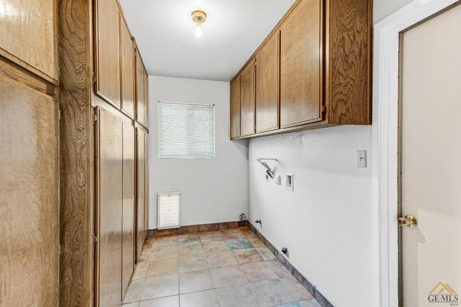 Undisclosed Address Bakersfield, CA 93311 - Photo 29 of 50 a view of an entryway