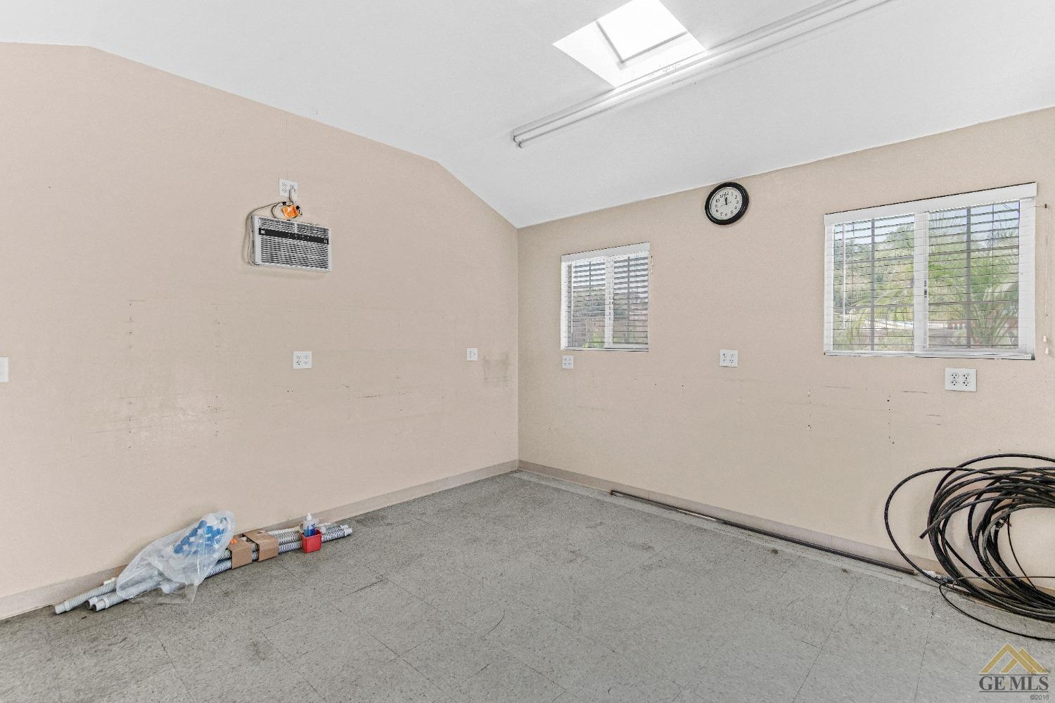 Undisclosed Address Bakersfield, CA 93311 - Photo 31 of 50 an empty room with windows